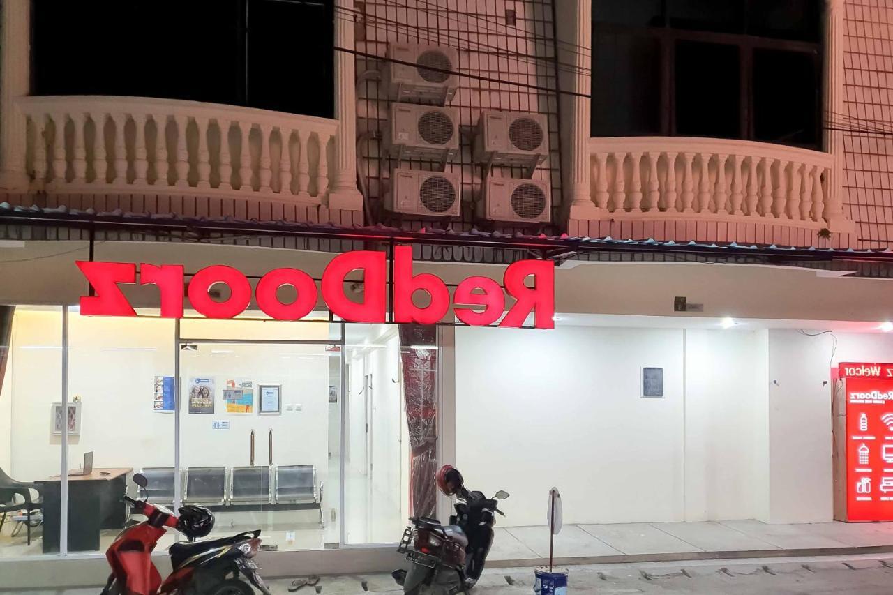 Reddoorz At Mayjen Sungkono Surabaya Exterior photo